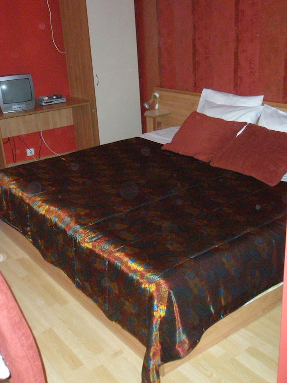 Family Hotel Kredo Sliven Bagian luar foto